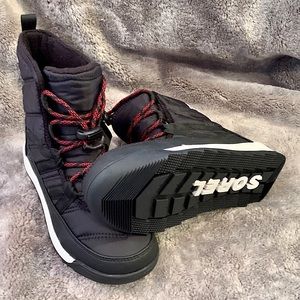 New with tags boys Sorel snow boots